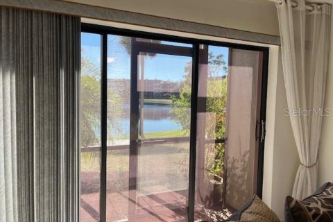 Condo in Punta Gorda, Florida, 2 bedrooms № 2142916 - photo 5