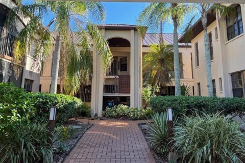 Condo in Punta Gorda, Florida, 2 bedrooms № 2142916 - photo 2