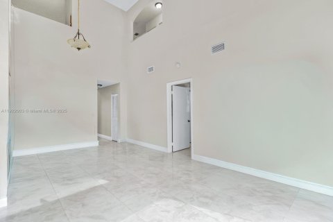 Villa ou maison à vendre à Cooper City, Floride: 3 chambres, 141.03 m2 № 1975941 - photo 4