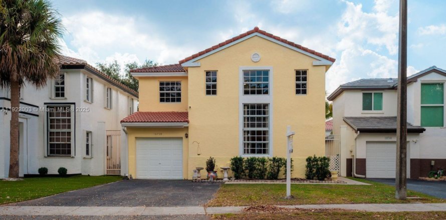 Villa ou maison à Cooper City, Floride 3 chambres, 141.03 m2 № 1975941