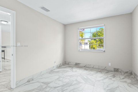 Villa ou maison à vendre à Cooper City, Floride: 3 chambres, 141.03 m2 № 1975941 - photo 18