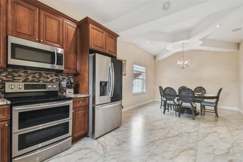 Casa en venta en Tampa, Florida, 4 dormitorios, 270.53 m2 № 1515472 - foto 12
