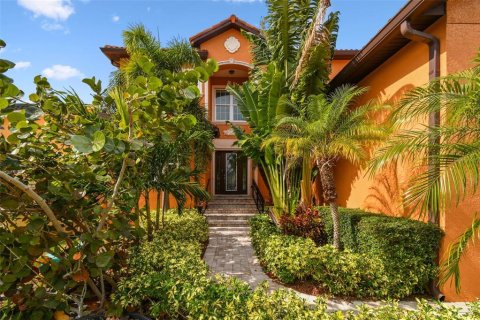 Casa en venta en Tampa, Florida, 4 dormitorios, 270.53 m2 № 1515472 - foto 3