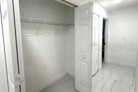 House in Cape Coral, Florida 3 bedrooms, 159.61 sq.m. № 2134294 - photo 17
