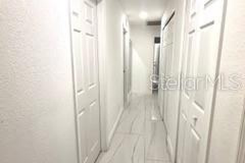 House in Cape Coral, Florida 3 bedrooms, 159.61 sq.m. № 2134294 - photo 21