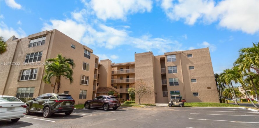 Condominio en Davie, Florida, 2 dormitorios  № 2029184