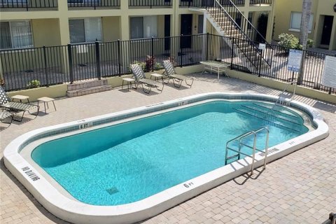 Condo in Tampa, Florida, 2 bedrooms  № 1915204 - photo 15