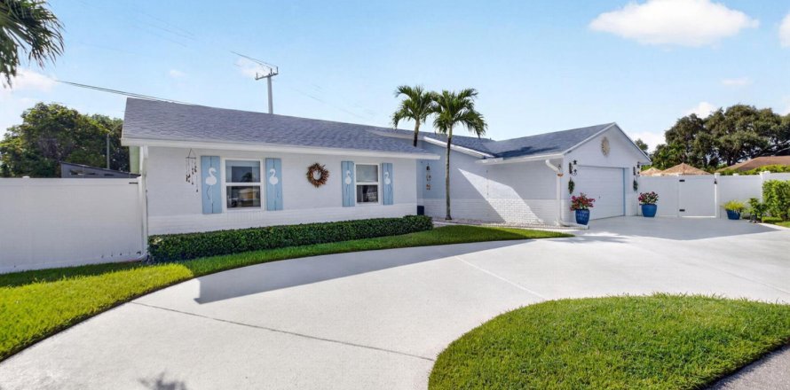 Casa en Boynton Beach, Florida 4 dormitorios, 165.18 m2 № 2385321