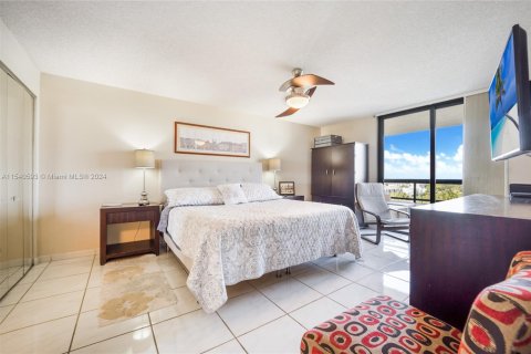 Condo in Miami Beach, Florida, 2 bedrooms № 1958419 - photo 9