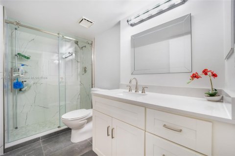 Condo in Miami Beach, Florida, 2 bedrooms № 1958419 - photo 11