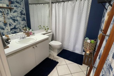 Condo in Miami, Florida, 1 bedroom  № 2179216 - photo 7