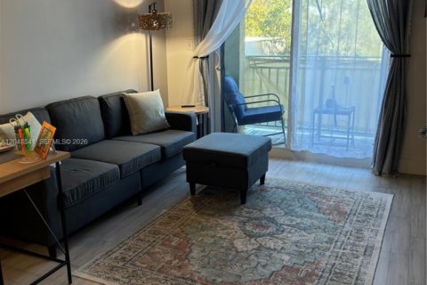 Condo in Miami, Florida, 1 bedroom  № 2179216 - photo 3