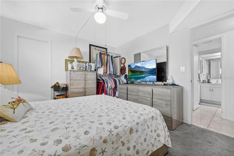 Condo in Saint Petersburg, Florida, 2 bedrooms  № 1845387 - photo 27