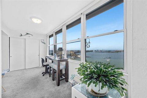 Condo in Saint Petersburg, Florida, 2 bedrooms  № 1845387 - photo 22