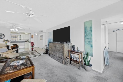Condo in Saint Petersburg, Florida, 2 bedrooms  № 1845387 - photo 15