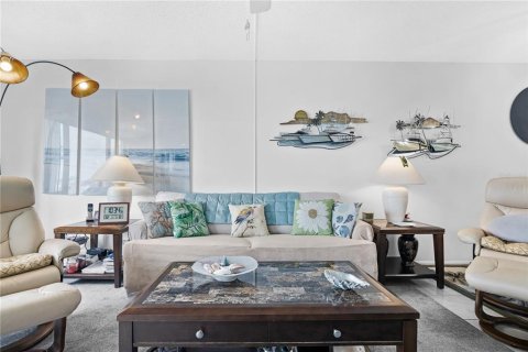 Condo in Saint Petersburg, Florida, 2 bedrooms  № 1845387 - photo 13
