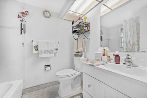 Condo in Saint Petersburg, Florida, 2 bedrooms  № 1845387 - photo 24