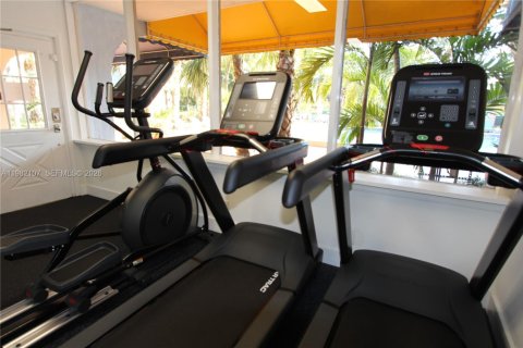 Condominio en alquiler en Miami, Florida, 1 dormitorio, 55.56 m2 № 2048034 - foto 19