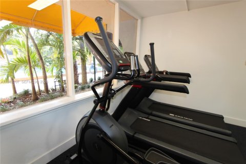 Condominio en alquiler en Miami, Florida, 1 dormitorio, 55.56 m2 № 2048034 - foto 21