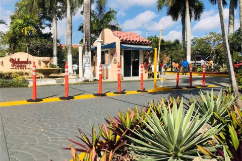 Condominio en alquiler en Miami, Florida, 1 dormitorio, 55.56 m2 № 2048034 - foto 17