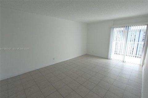 Condominio en alquiler en Miami, Florida, 1 dormitorio, 55.56 m2 № 2048034 - foto 5