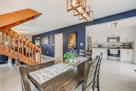 Villa ou maison à vendre à Miami, Floride: 3 chambres, 170.38 m2 № 1970017 - photo 15