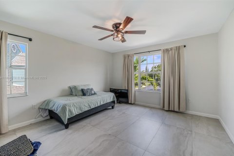 Villa ou maison à vendre à Miami, Floride: 3 chambres, 170.38 m2 № 1970017 - photo 28