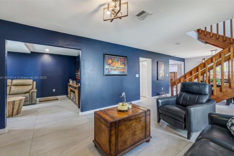 Villa ou maison à vendre à Miami, Floride: 3 chambres, 170.38 m2 № 1970017 - photo 12