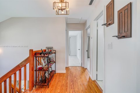 Villa ou maison à vendre à Miami, Floride: 3 chambres, 170.38 m2 № 1970017 - photo 25