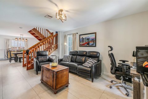 Villa ou maison à vendre à Miami, Floride: 3 chambres, 170.38 m2 № 1970017 - photo 2