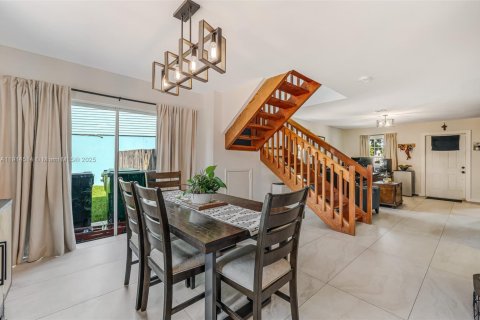 Villa ou maison à vendre à Miami, Floride: 3 chambres, 170.38 m2 № 1970017 - photo 14