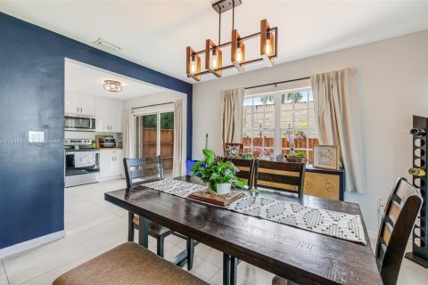 Villa ou maison à vendre à Miami, Floride: 3 chambres, 170.38 m2 № 1970017 - photo 16