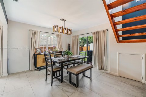 Villa ou maison à vendre à Miami, Floride: 3 chambres, 170.38 m2 № 1970017 - photo 8
