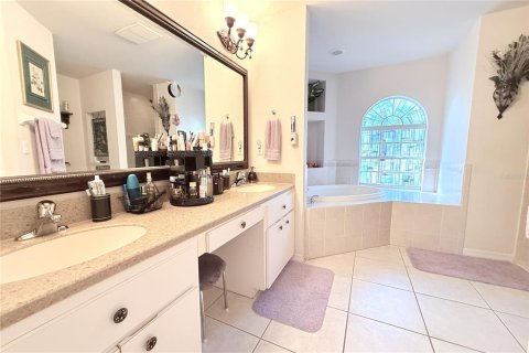 House in Spring Hill, Florida 4 bedrooms, 190.08 sq.m. № 1654828 - photo 23