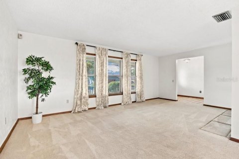 Villa ou maison à vendre à Deltona, Floride: 3 chambres, 177.81 m2 № 2418766 - photo 6