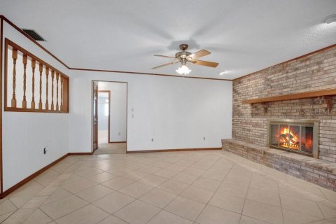 Villa ou maison à vendre à Deltona, Floride: 3 chambres, 177.81 m2 № 2418766 - photo 18