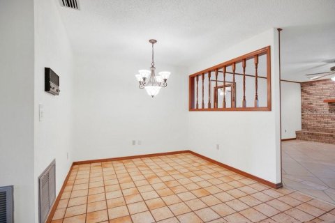 Villa ou maison à vendre à Deltona, Floride: 3 chambres, 177.81 m2 № 2418766 - photo 11