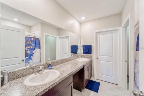 Villa ou maison à louer à Riverview, Floride: 5 chambres, 224.36 m2 № 2416894 - photo 8