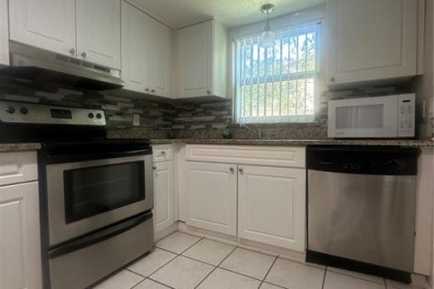 Condominio en alquiler en Orlando, Florida, 2 dormitorios, 84.08 m2 № 1917136 - foto 6