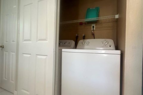 Condominio en alquiler en Orlando, Florida, 2 dormitorios, 84.08 m2 № 1917136 - foto 11