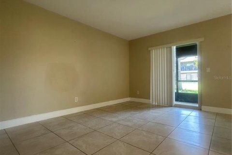 Condominio en alquiler en Orlando, Florida, 2 dormitorios, 84.08 m2 № 1917136 - foto 2