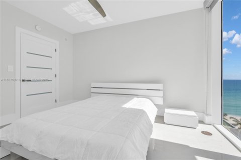 Condo in Sunny Isles Beach, Florida, 2 bedrooms  № 1963495 - photo 30