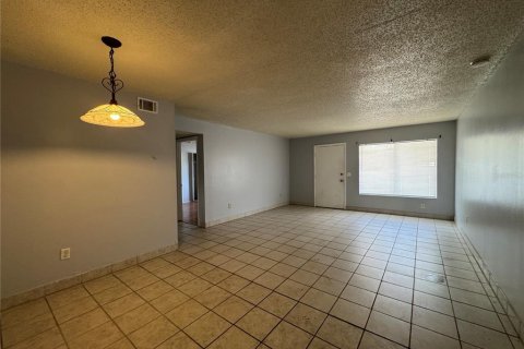 Condo in Altamonte Springs, Florida, 3 bedrooms  № 1808205 - photo 3
