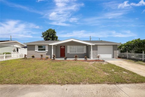 Casa en venta en Holiday, Florida, 3 dormitorios, 122.63 m2 № 1914236 - foto 1