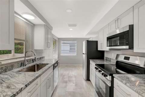 Casa en venta en Holiday, Florida, 3 dormitorios, 122.63 m2 № 1914236 - foto 12