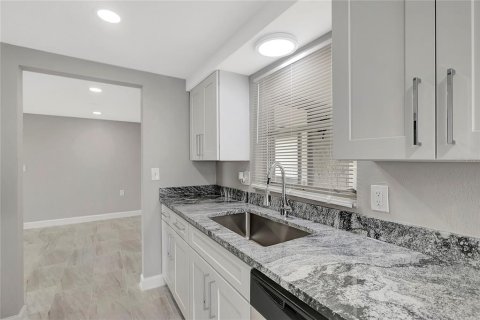 Casa en venta en Holiday, Florida, 3 dormitorios, 122.63 m2 № 1914236 - foto 15