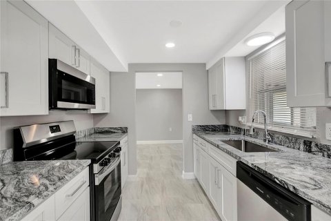 Casa en venta en Holiday, Florida, 3 dormitorios, 122.63 m2 № 1914236 - foto 17