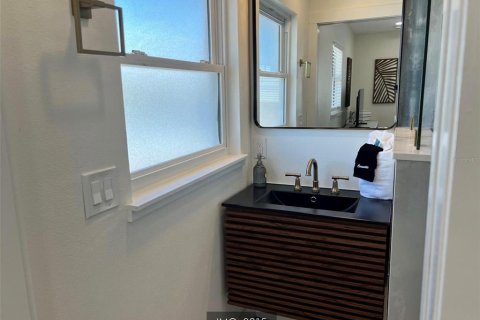 Villa ou maison à vendre à Sarasota, Floride: 2 chambres, 83.61 m2 № 2421884 - photo 19