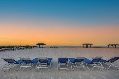 Villa ou maison à vendre à Sarasota, Floride: 2 chambres, 83.61 m2 № 2421884 - photo 4