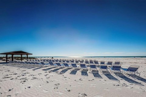 Villa ou maison à vendre à Sarasota, Floride: 2 chambres, 83.61 m2 № 2421884 - photo 3